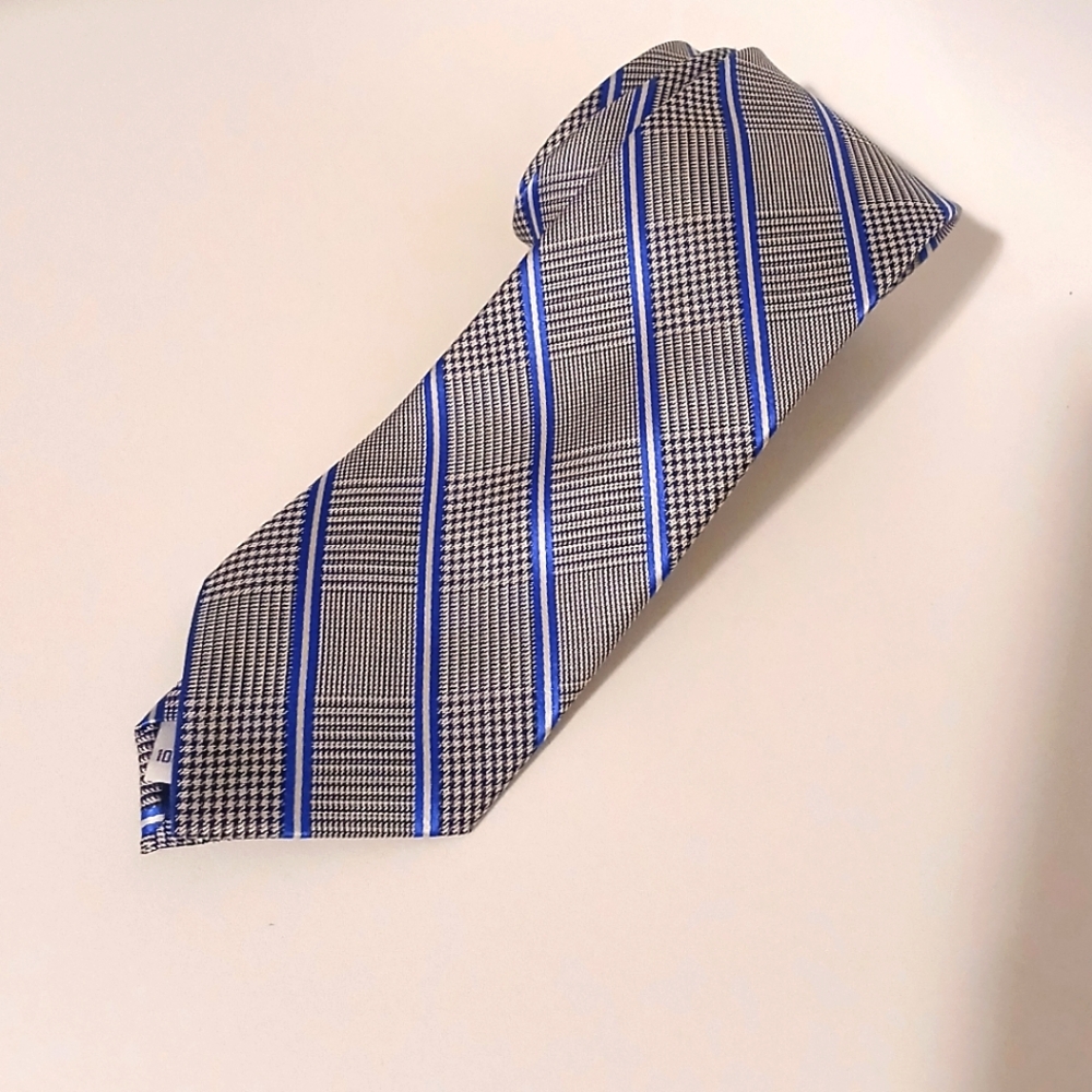 Men's IZOD LIGHT BLUE/SILVER 100% SILK neck tie